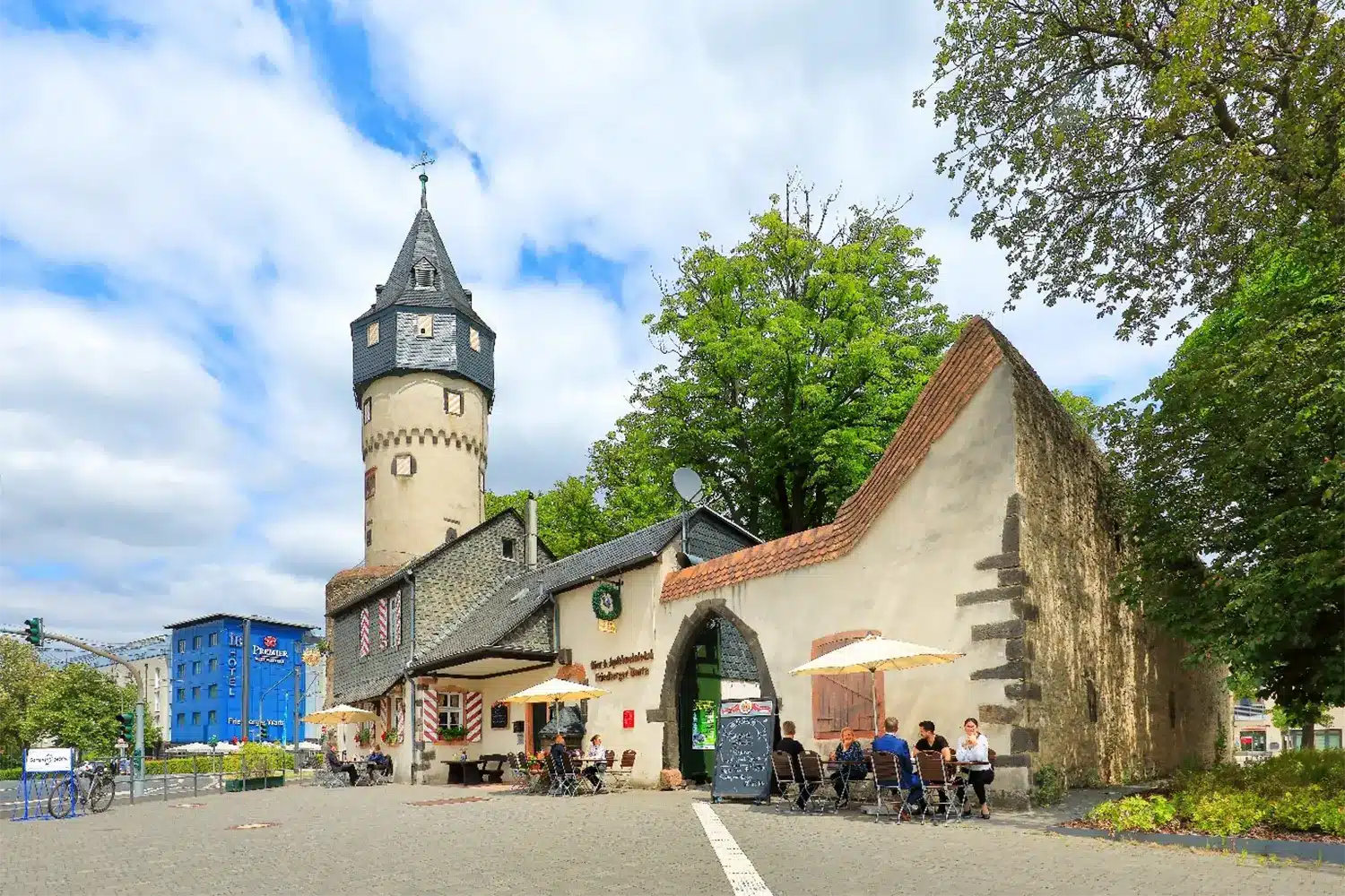Friedberger Warte Aussenansicht Friedberger Warte Aussenansicht